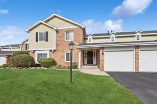 712 Cottonwood Ct, Willowbrook, IL 60527 - Photo 1