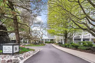 4250 N Marine Dr, Chicago, IL 60613 - Photo 1