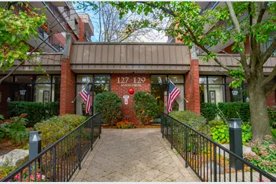 127 Acacia Circle #507, Indian Head Park, IL 60525 - Photo 1