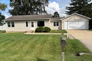 5708 Greenview Rd, Oakwood Hills, IL 60013 - Photo 1