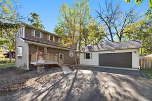 25721 W Lakeview Ave, Wauconda, IL 60084 - Photo 1