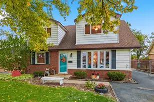 13125 E Playfield Dr, Crestwood, IL 60418 - Photo 1