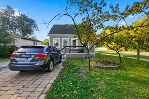 454 N Cedar Ave, Wood Dale, IL 60191 - Photo 1