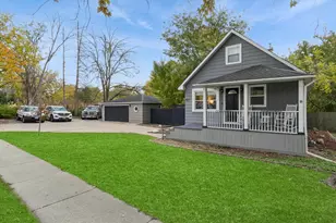 907 Maple Ave, Lisle, IL 60532 - Photo 1