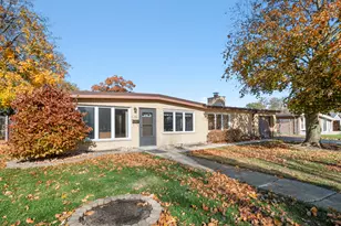 7906 W 98th St, Hickory Hills, IL 60457 - Photo 1