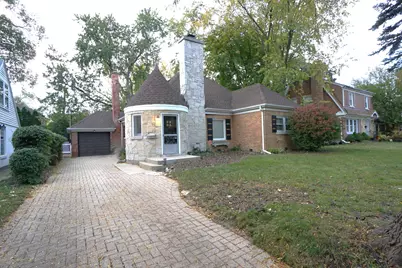 6826 N Knox Avenue, Lincolnwood, IL 60712 - Photo 1