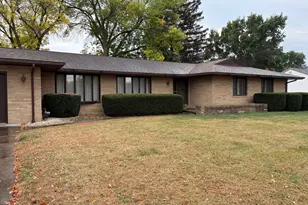 836 Park Ave W, Princeton, IL 61356 - Photo 1