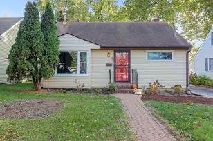 121 W Park Dr, Lombard, IL 60148 - Photo 1