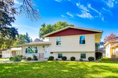 230 Shannon Court, Des Plaines, IL 60016 - Photo 1