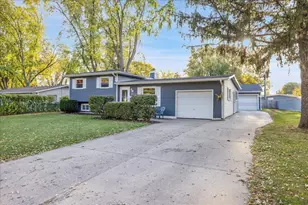 43 Hampton Rd, Montgomery, IL 60538 - Photo 1