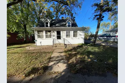 611 W Locust Street, Belvidere, IL 61008 - Photo 1