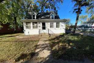 611 W Locust St, Belvidere, IL 61008 - Photo 1