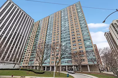 3180 N Lake Shore Drive #8C, Chicago, IL 60657 - Photo 1