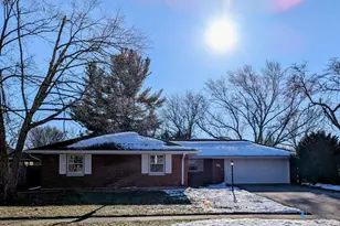 2220 Mayflower St, Aurora, IL 60506 - Photo 1