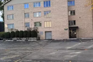 4530 W 93rd St, Oak Lawn, IL 60453 - Photo 1