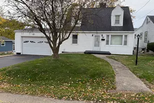 909 N Hennepin Ave, Dixon, IL 61021 - Photo 1