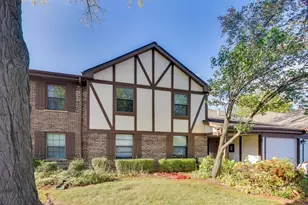 368 Southbury Ct, Schaumburg, IL 60193 - Photo 1