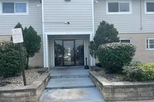 870 E Old Willow Rd, Prospect Heights, IL 60070 - Photo 1