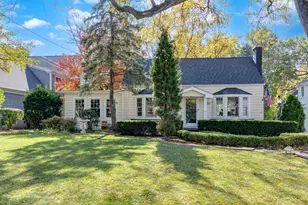 11333 Hiawatha Ln, Indian Head Park, IL 60525 - Photo 1