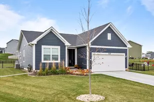 725 Cloverleaf Dr, Marengo, IL 60152 - Photo 1