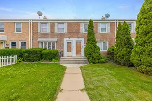 5249 W 64th Pl, Chicago, IL 60638 - Photo 1