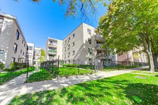 1640 W Sherwin Ave, Chicago, IL 60626 - Photo 1