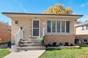 11208 S Sacramento Ave, Chicago, IL 60655 - Photo 1