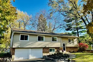 293 Wellington Dr, Crystal Lake, IL 60014 - Photo 1