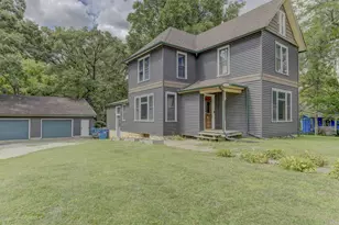 1322 Benton St, Crete, IL 60417 - Photo 1