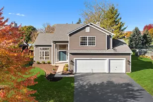 1133 Heavens Gate Dr, Lake in the Hills, IL 60156 - Photo 1