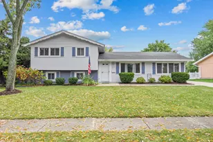 1614 Kingston Ln, Schaumburg, IL 60193 - Photo 1