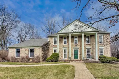 6 Robin Hood Court, Lincolnshire, IL 60069 - Photo 1