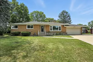 505 Betty Ln, South Holland, IL 60473 - Photo 1