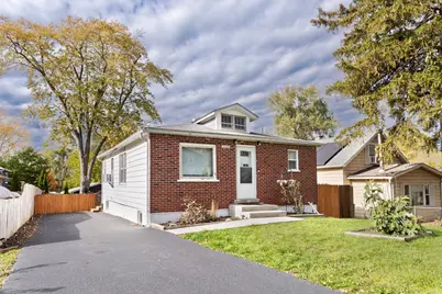 916 N Clarendon Drive, Round Lake Beach, IL 60073 - Photo 1