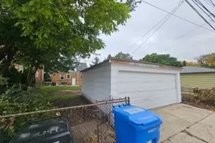 5249 N Osceola Ave, Chicago, IL 60656 - Photo 16