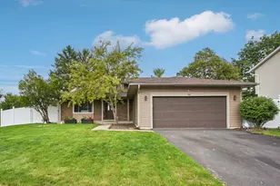 1860 Burr Ridge Dr, Hoffman Estates, IL 60192 - Photo 1