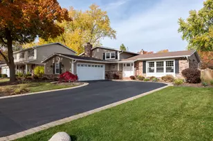 806 W Hackberry Dr, Arlington Heights, IL 60004 - Photo 1