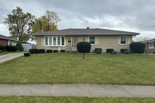 521 Chaney Ave, Crest Hill, IL 60403 - Photo 1