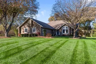 6112 Misty Pine Ct, Crystal Lake, IL 60012 - Photo 1