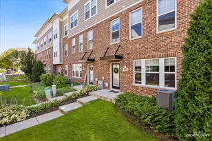 3570 Sawgrass Dr, Woodridge, IL 60517 - Photo 1