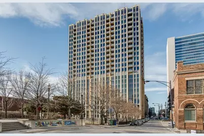 700 N Larrabee Street #1406, Chicago, IL 60654 - Photo 1