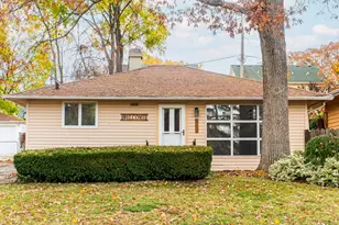 1826 S 3rd Pl, Saint Charles, IL 60174 - Photo 1