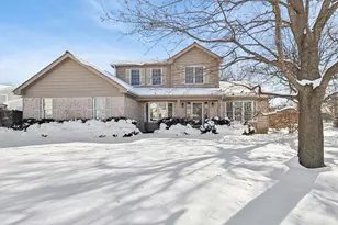 14870 King Dr, Green Oaks, IL 60048 - Photo 1