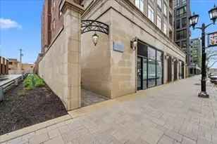 195 N Addison Ave, Elmhurst, IL 60126 - Photo 1