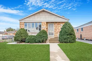 7801 Melvina Ave, Burbank, IL 60459 - Photo 1