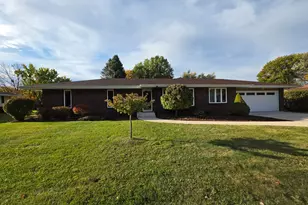 5131 Potomac Dr, Rockford, IL 61107 - Photo 1