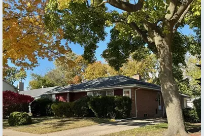 714 E Thacker Street, Des Plaines, IL 60016 - Photo 1