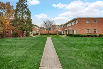 706 E Shabonee Trail, Mount Prospect, IL 60056 - Photo 1