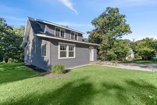 68 E Lakeview Ave, Round Lake Beach, IL 60073 - Photo 1