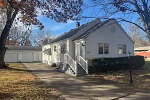 307 N Linden St, Clifton, IL 61727 - Photo 1